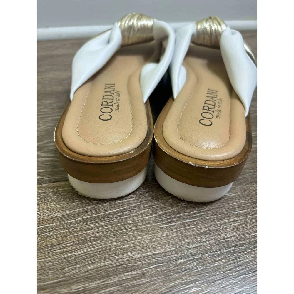 Cordani‎ Italy Leather Knot Slide Sandals Women's White Gold Metallic Size 38